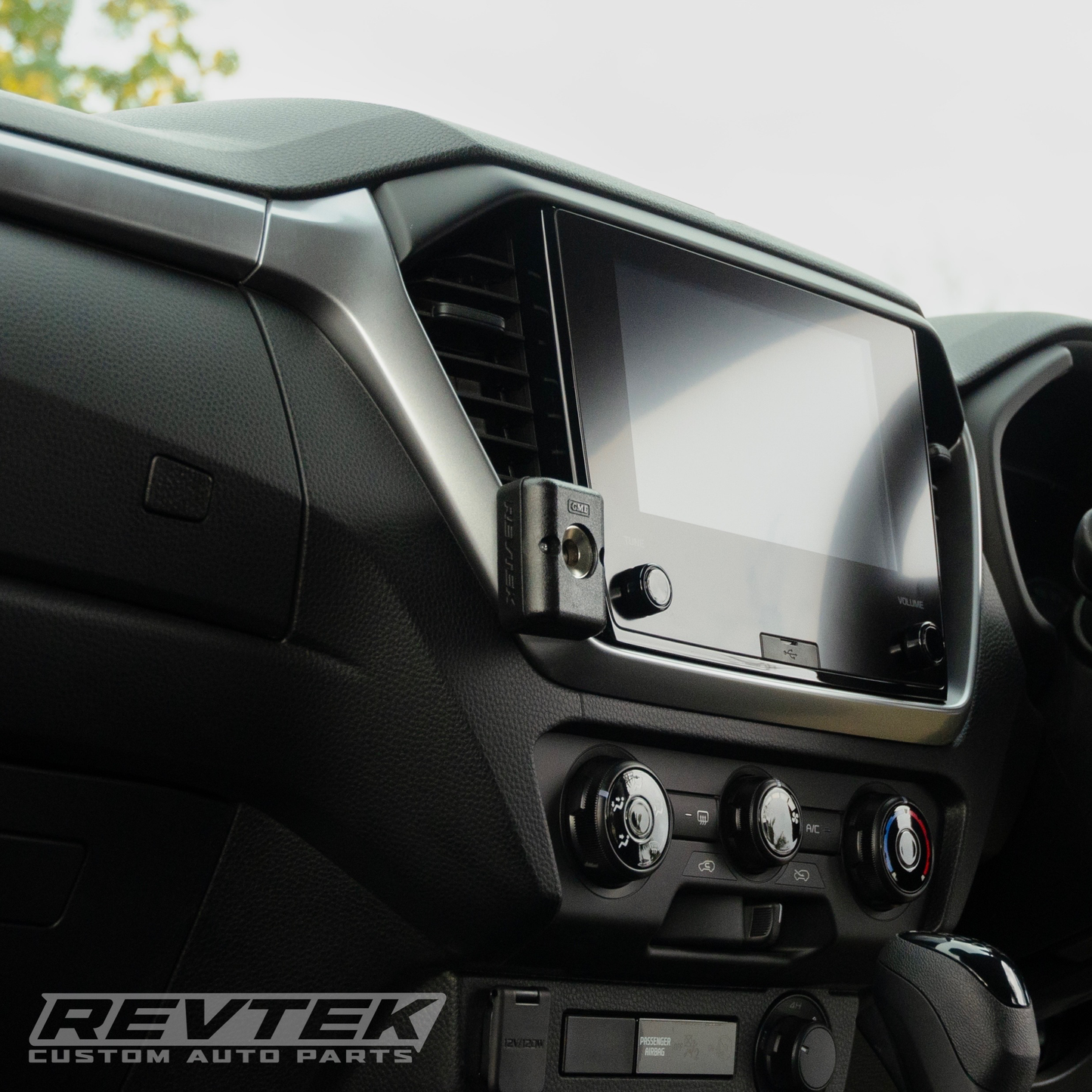Isuzu D-MAX Gen 3 UHF Radio Handpiece Mount