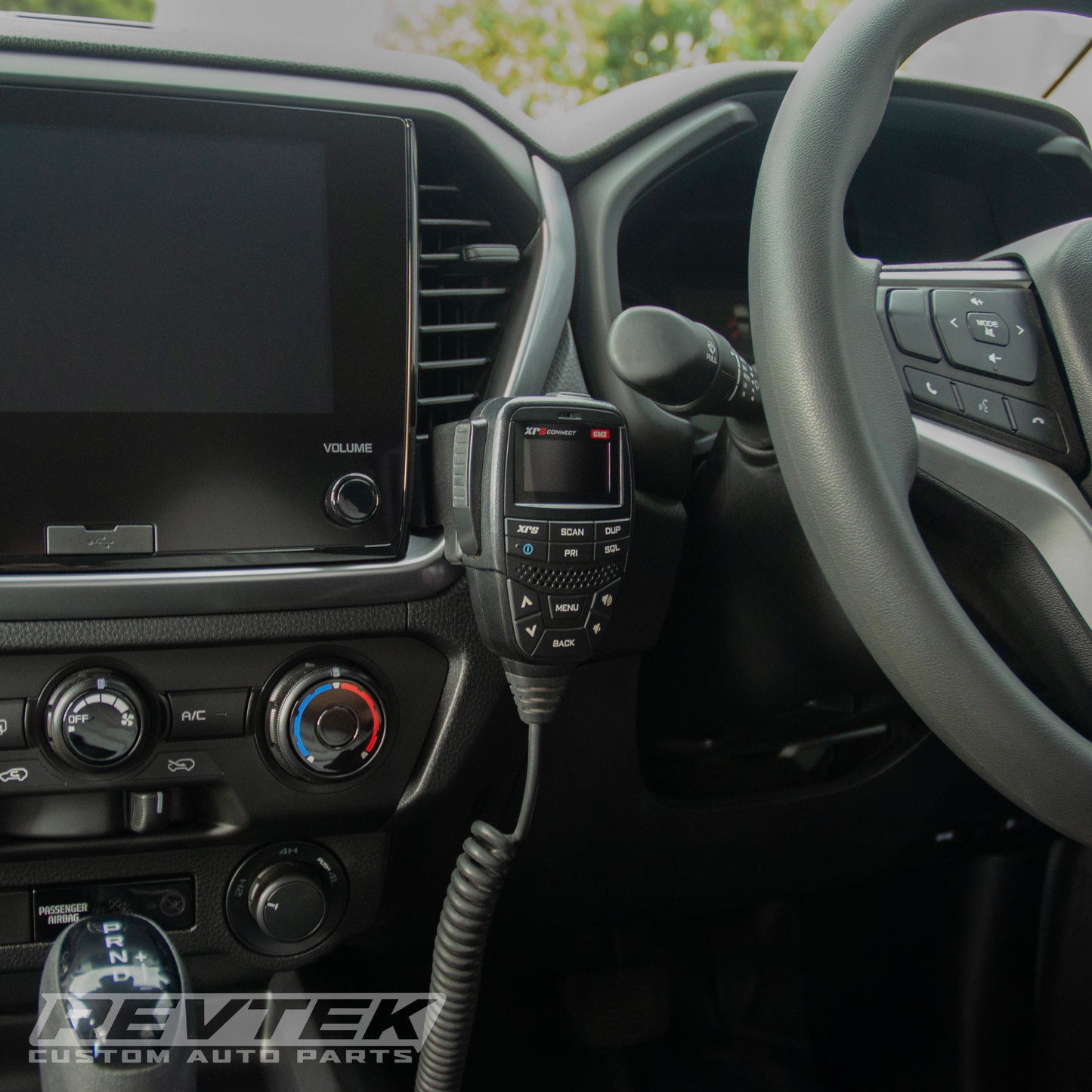 Isuzu D-MAX Gen 3 UHF Radio Handpiece Mount