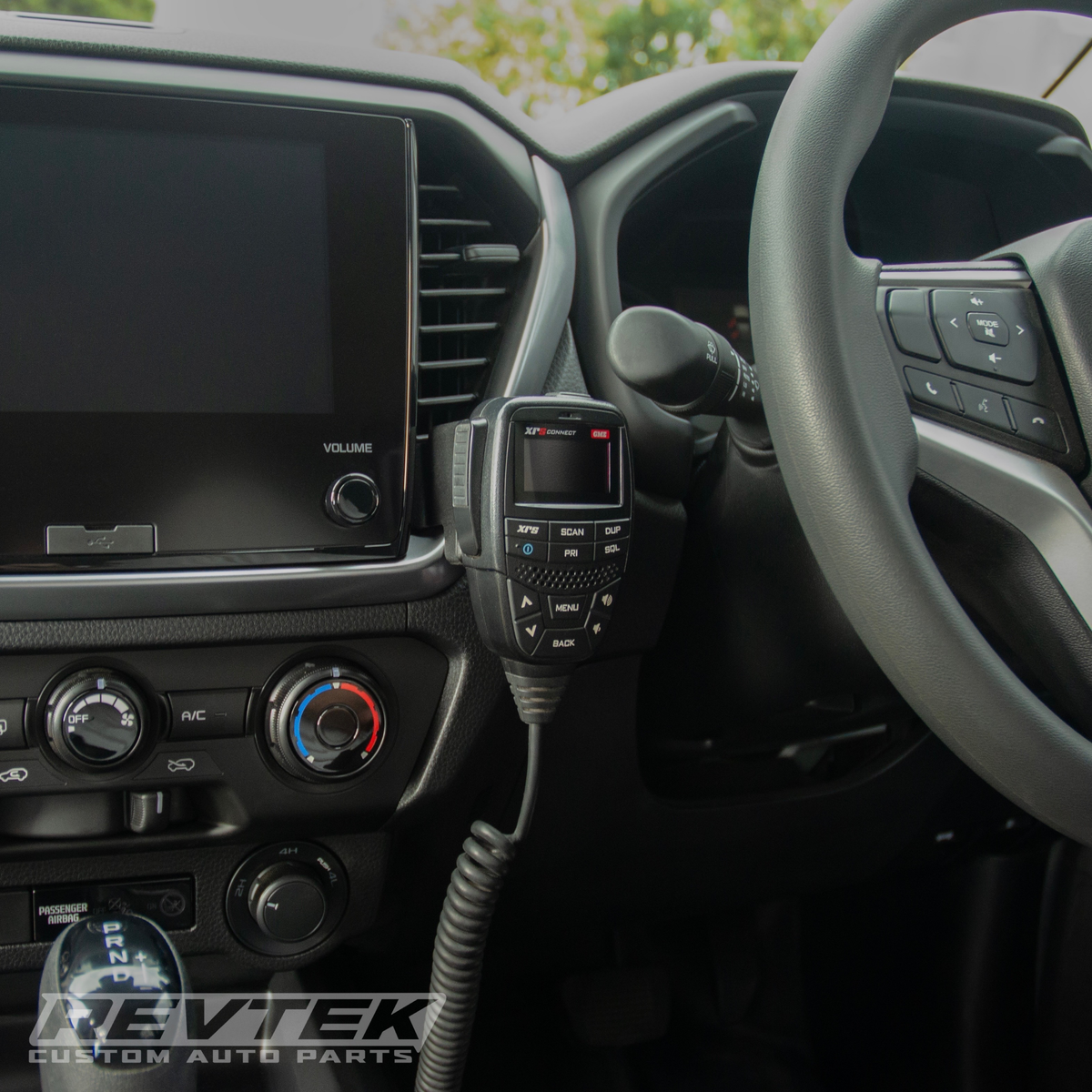 Isuzu D-MAX/MU-X Gen 3 UHF Radio Handpiece Mount